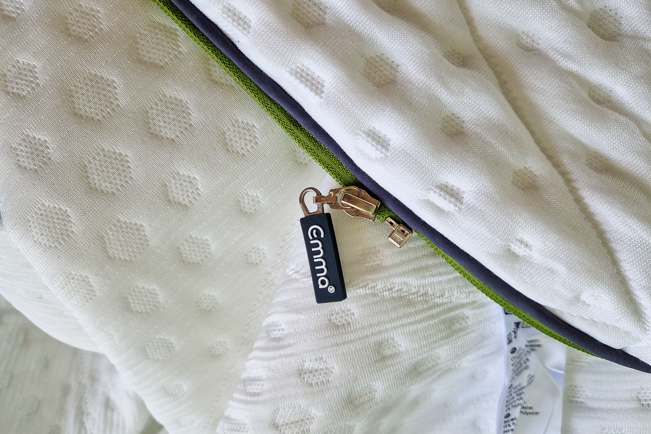 Emma mattress cover removed